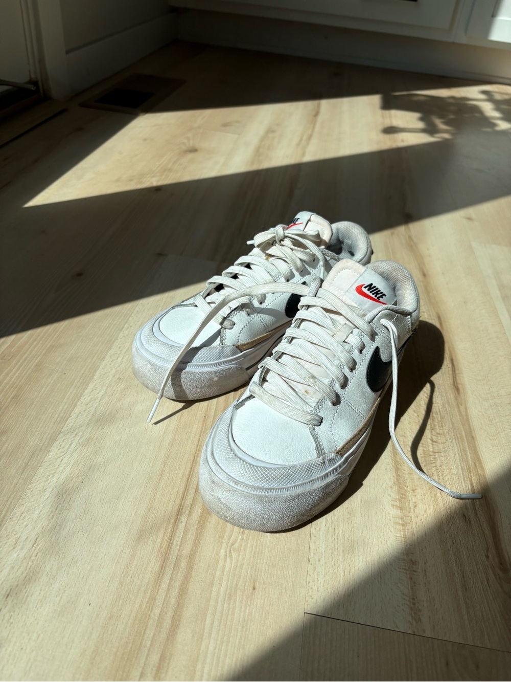 Nike Court Legacy Lift Women’s size 7